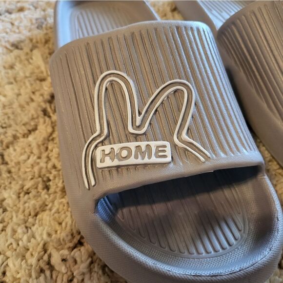 NWT Grey ribbed rubber sandals - Picture 2 of 5